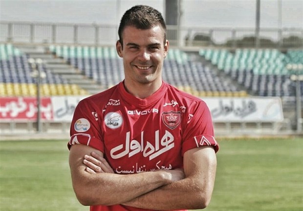 دلیل غیبت دروازه بان کروات پرسپولیس در تمرین

