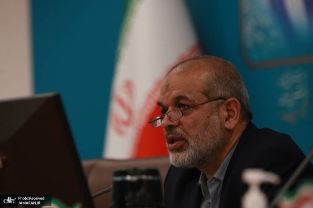 تکذیب صدور ‌شناسنامه‌‌ برای افغانستانی‌های مهاجر در ایران/ وزیر کشور: برخی‌ها هنوز فرق "شناسه با شناسنامه" را نمی‌دانند