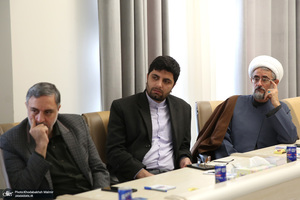 نشست بررسی زمینه‌های حضور فرهنگی و هنری موسسه تنظیم و نشر آثار امام خمینی (س) در عراق
