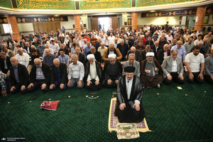 اقامه نماز عید سعید فطر در حسینیه شماره 2 جماران