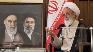 نهمین نشست بازخوانی خاطرات امام خمینی(س) و انقلاب اسلامی  / حجت الاسلام ملکا