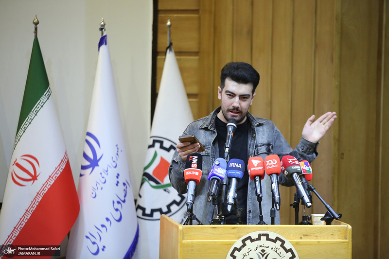 مراسم روز دانشجو در دانشگاه شریف با حضور وزیر اقتصاد/ علی مدنی‌زاده