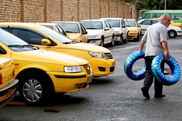 دو هزار حلقه لاستیک بین تاکسی داران مشهد توزیع شد