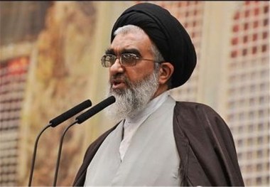 امام جمعه قم: ترامپ آرزوی شکست قم به بهانه کرونا را به گور خواهد برد