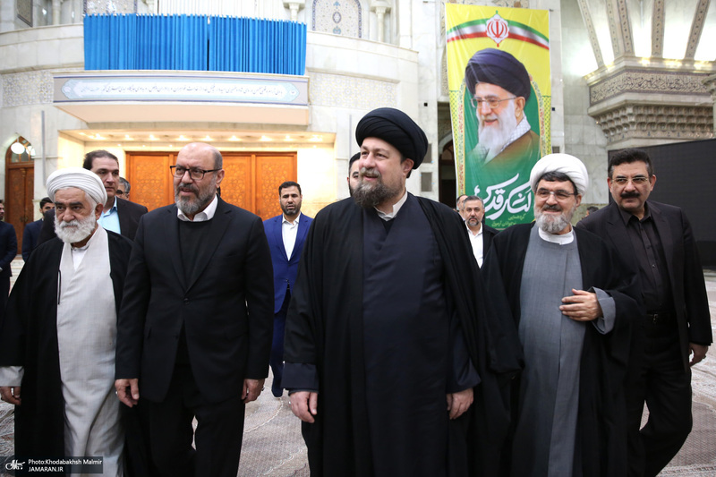 تجدیدمیثاق رئیس و جمعی از کارکنان بنیاد مستضعفان با امام راحل