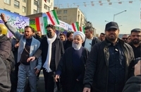 حضور حسن روحانی در راهپیمایی ۲۲ بهمن (1)