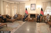 حضور محمود صادقی و چهار تن از اعضای انجمن اسلامی مدرسین دانشگاه‌ها در سفارت افغانستان (5)