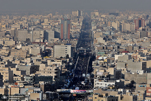 اقامه نماز رهبر معظم انقلاب بر پیکر سپهبد شهید حاج قاسم سلیمانی و شهیدان مقاومت