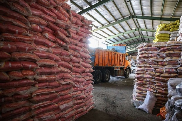 برنج مورد نیاز بازارخوزستان را با کمک تولید داخل تامین کنیم