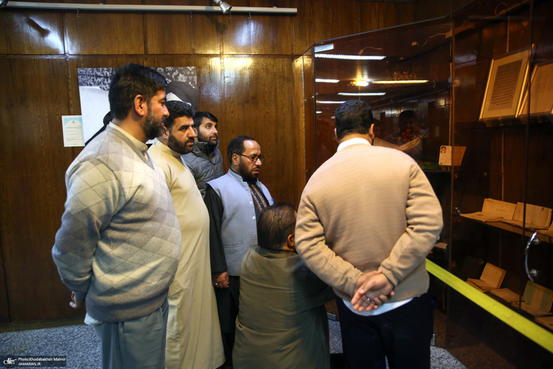 بازدید جمعی از اساتید زبان فارسی از کشورهای هند، و سریلانکا از جماران