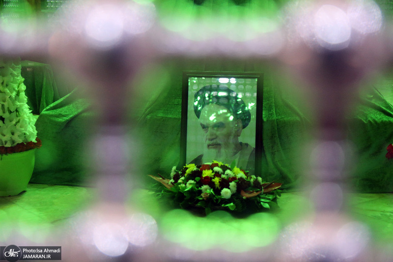 تجدید میثاق رئیس و کارکنان سازمان ملی استاندارد با آرمان های حضرت امام خمینی(س)