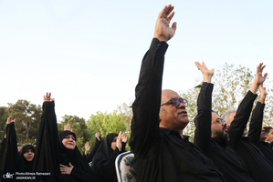 مراسم اهتزاز بزرگترين پرچم عزاداری در تهران