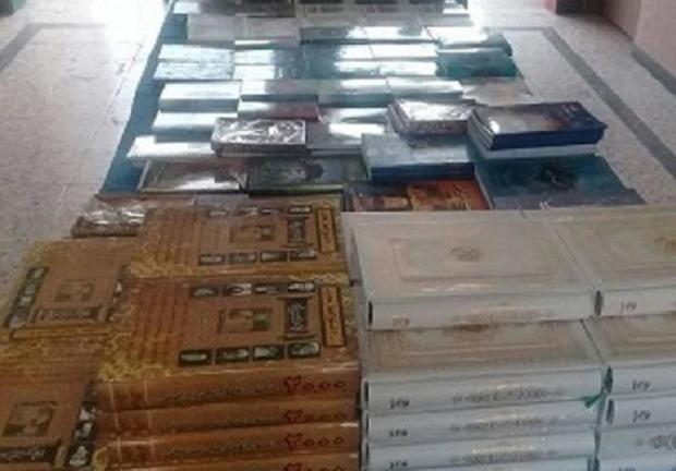 معلم بازنشسته دشتی 400 جلد کتاب اهدا کرد