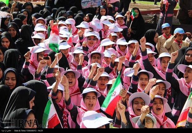 ۱۳ آبان، روز بزرگی در تاریخ انقلاب ایران است