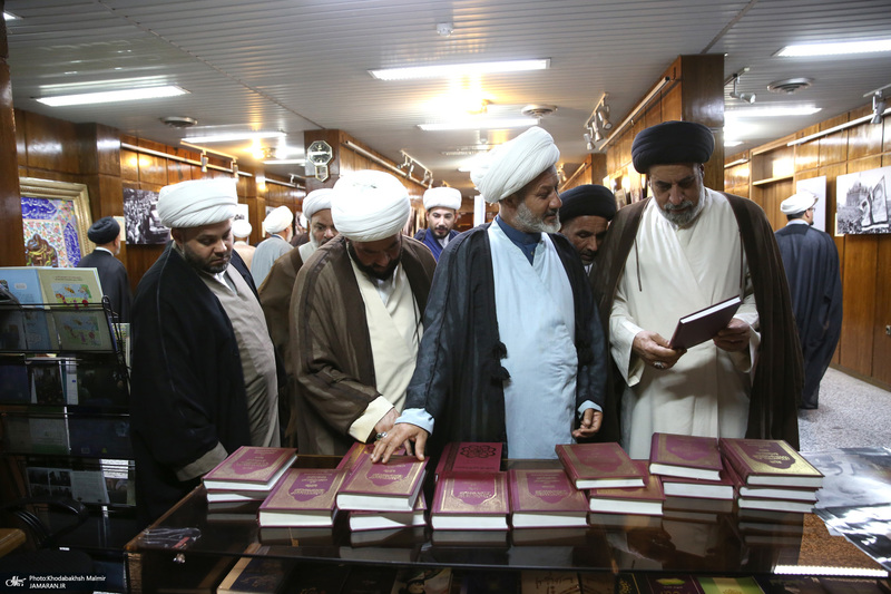 بازدید جمعی از علمای نجف از حسینه و مجموعه فرهنگی جماران