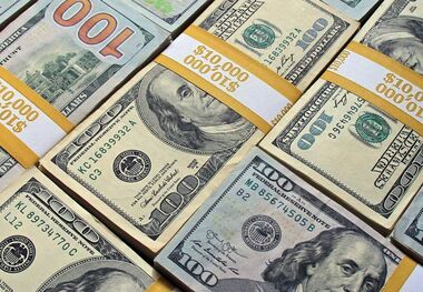 کاهش ۸۰۰ تومانی قیمت دلار در صرافی‌ها