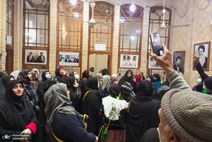 بازدید کاروان های زیارتی کشور پاکستان از بیت امام در نجف