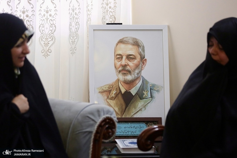 بازدید معاون امور زنان و خانواه ریاست جمهوری از منزل سپهبد شهید سید عبدالرحیم موسوی