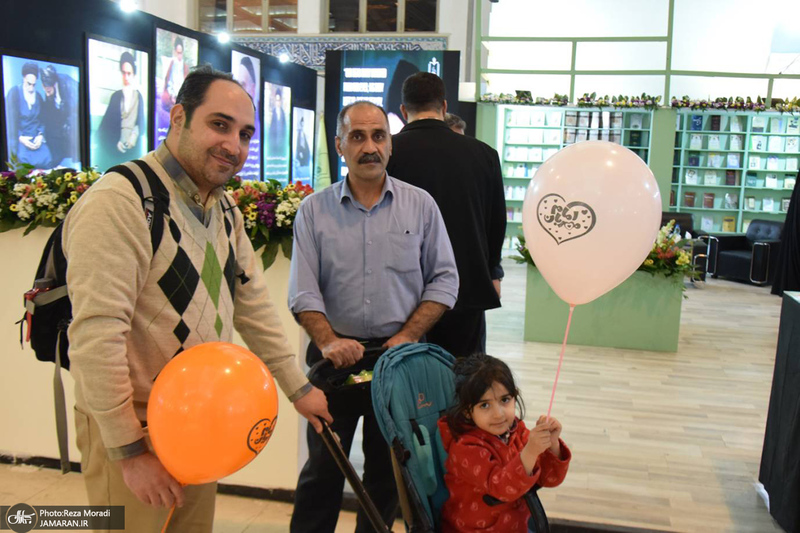 غرفه موسسه تنظیم و نشر آثار امام خمینی (س) در سی و سومین نمایشگاه بین المللی قرآن کریم-3