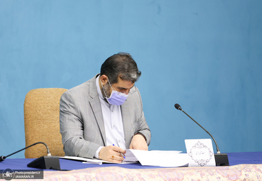 وزیر ارشاد: نمی‌توانیم شبکه نمایش خانگی را ببندیم/ 5 خبرگزاری دولتی در ایرنا ادغام می شوند/ در یک سال اخیر فیلمی توقیف نشد