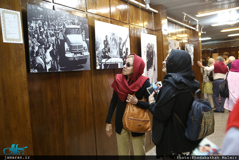 بازدید گردشگران خارجی از کشور پرتغال از بیت امام خمینی (س) از جماران