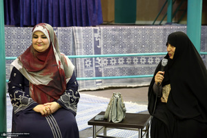 دیدار جمعی از خواهران نخبه عراقی با دکتر فاطمه طباطبایی در جماران