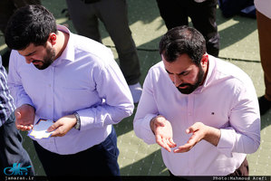 اقامه نماز عید فطر به امامت رهبر معظم انقلاب