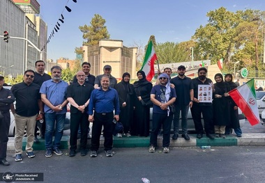 حضور دبیرکل حزب عهد ایران و جمعی از فعالان سیاسی اصلاح‌طلب در مراسم تشییع رهبر شهید + تصاویر