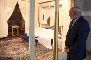 گفتگو حضور با حاجی میرزایی رئیس دفتر رئیس جمهور در حسینیه جماران