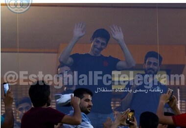 خداحافظی اشک‌‌آلود تبریزی با هواداران ذوب‌آهن/ فک حبیب زاده از دو ناحیه شکسته شد + تصاویر
