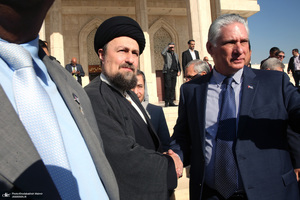 ادای احترام رییس جمهور کوبا، همسرش و هیأت همراه  به مقام شامخ رهبر کبیر انقلاب اسلامی