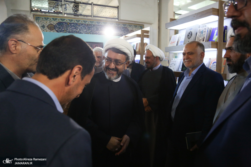 حضور حجت الاسلام و المسلمین علی کمساری در سی و ششمین نمایشگاه کتاب تهران