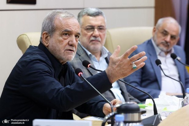 پزشکیان: بپذیریم که حل مشکلات کار افراد کاربلد و کارشناس است/ امروز با مشکلات و ناترازی‌های جدی در عرصه آب، برق، انرژی و پول مواجهیم/ بخش قابل توجهی از مشکلات ناشی از راهکارهای غلطی است که در گذشته مثلا برای رفع این مشکلات طراحی و اجرا شده‌اند