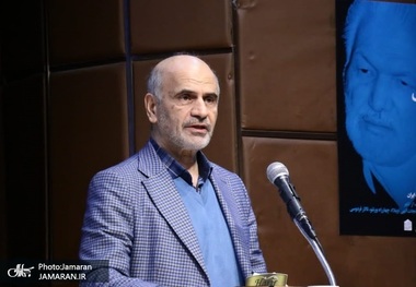 فرشاد مومنی: در اوج فشار بر تولید، تامین اجتماعی به‌ جای حمایت، بیمه کارگران را قطع می‌ کند / اصلاح فوری ساختار اقتصادی به اندازه تغییر در ساختار دفاعی ضروری است / وضعیت تصمیم‌ گیری اقتصادی فاجعه‌ بار است
