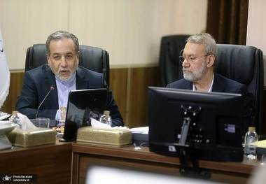 عراقچی به لاریجانی دبیر جدید شورای عالی امنیت ملی تبریک گفت
