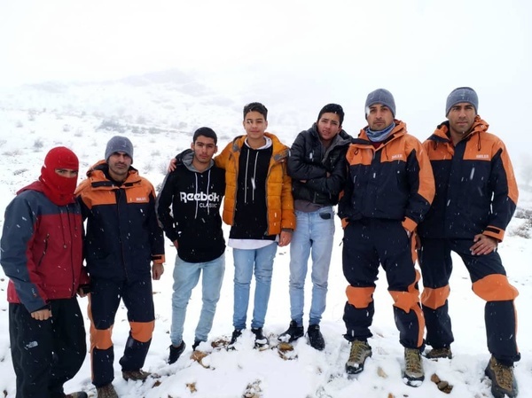 نجات جان سه نوجوان گرفتار در ارتفاعات کوه سرخ