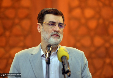 قاضی‌زاده هاشمی در برنامه تلویزیونی انتخاباتی:خود را عهده‌دار ادامه مسیر شهید رئیسی می‌دانم/ نگذاریم با هیاهوی انتخاباتی کارهای دولت شهید رئیسی دیده نشود