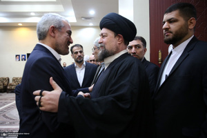 دیدار وزیر اقتصاد  جمعی از مدیران بانک ها با سید حسن خمینی