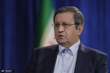 اولین اظهارات همتی پس از بازگشت به بانک مرکزی: مردم بازگشت ثبات به اقتصاد کشور را می‌بینند/ با ناترازی بانک‌ها برخورد می‌کنم/ حتما به بازار سرمایه کمک خواهم کرد/ بساط فساد و رانت ناشی از چند نرخی بودن ارز را جمع خواهیم کرد/ درباره موسسه ملل آماری ندارم