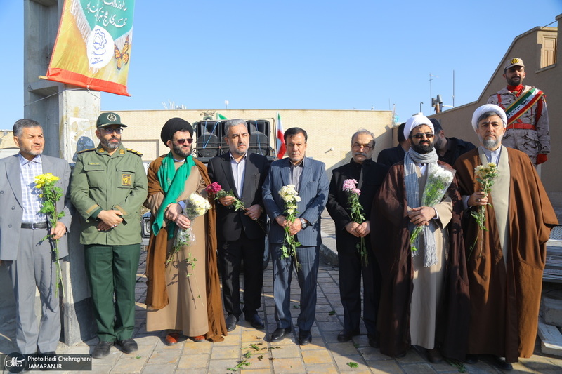 مراسم آغاز دهه فجر در بیت حضرت امام خمینی (س) در قم