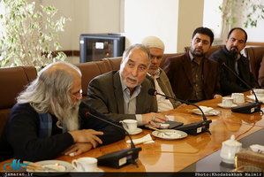 بازدید جمعی از مدیران موسسه تنظیم و نشر آثار امام(س) از مرکز اسناد کتابخانه ملی 