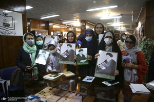 بازدید جمعی از دانشجویان بین‌الملل دانشگاه علامه طباطبایی به عنوان سفیران تمدن اسلامی از جماران