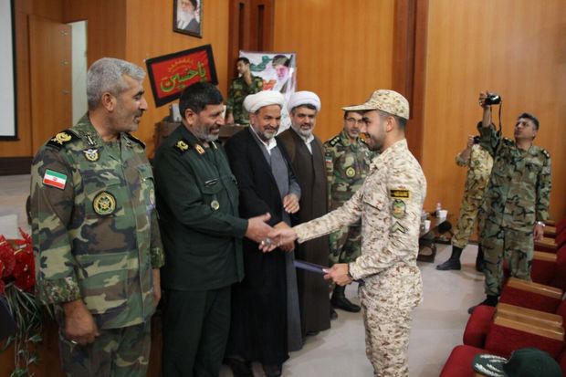 یادواره شهدای قرارگاه شمالشرق نیروی زمینی ارتش در مشهد برگزار شد