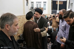 حضور آیت الله سید حسن خمینی در مراسم وداع با آیت الله العظمی شبری زنجانی (ره)