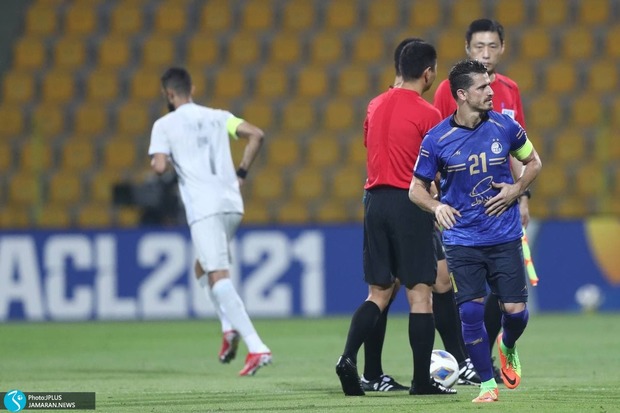 میخ آهنین در کف پای کاپیتان الهلال