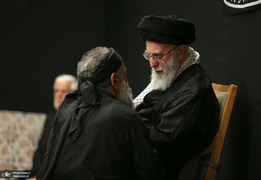 اکبر منتجبی، روزنامه‌نگار: چه کسی فکر می‌کرد در شب عاشورا، «ای ایران» خوانده شود؟ این اجرا، تنها یک تغییر نغمه نبود؛ یک انتخاب بود/ شب عاشورا، در حسینیه امام خمینی، بیانیه‌ای دیداری و شنیداری بود درباره‌ی ایران جدید