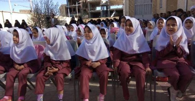 240 هزار دانش آموز یزدی راهی کلاسهای درس شدند