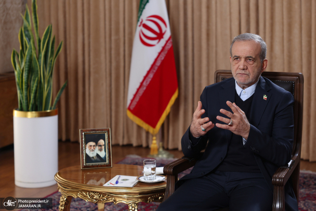 پزشکیان: اعتراضات مردم را به حق می‌دانیم و نسبت به رفع نگرانی‌ها و مشکلات آنها موظفیم/ حمله به اماکن عمومی و آتش زدن مساجد نقشه آمریکا و اسرائیل است/ مردم صف‌شان را از اغتشاشگران جدا کرده‌اند و نهادهای مسئول قاطعانه با اقدامات تروریستی برخورد خواهند کرد