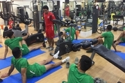 نخستین تمرین تیم ملی فوتبال ساحلی در اردوی عمان
