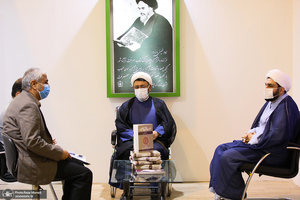 بازدید رئیس مؤسسه تنظیم و نشر آثار امام خمینی (س) از نمایشگاه قرآن